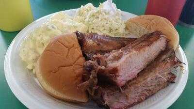 Mot's Pit Cooked Barbeque