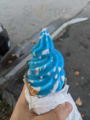 Cool Licks Ice Cream And Frozen Yogurt