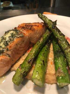 Tyler's Neighborhood Kitchen & Craft Beer