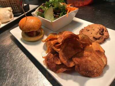 Tyler's Neighborhood Kitchen & Craft Beer