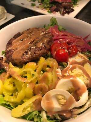 Tyler's Neighborhood Kitchen & Craft Beer