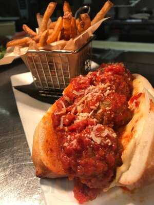 Tyler's Neighborhood Kitchen & Craft Beer