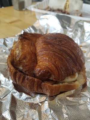 Sarah's Market And Cafe