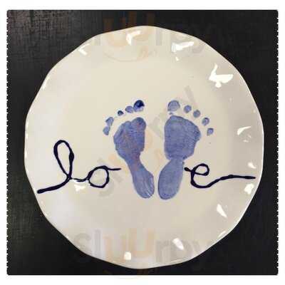 Paint Glaze & Fire Ceramics & Coffee House