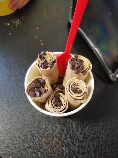 Freezing Roll Rolling Ice Cream