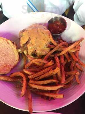 Shade Street Food And Bar