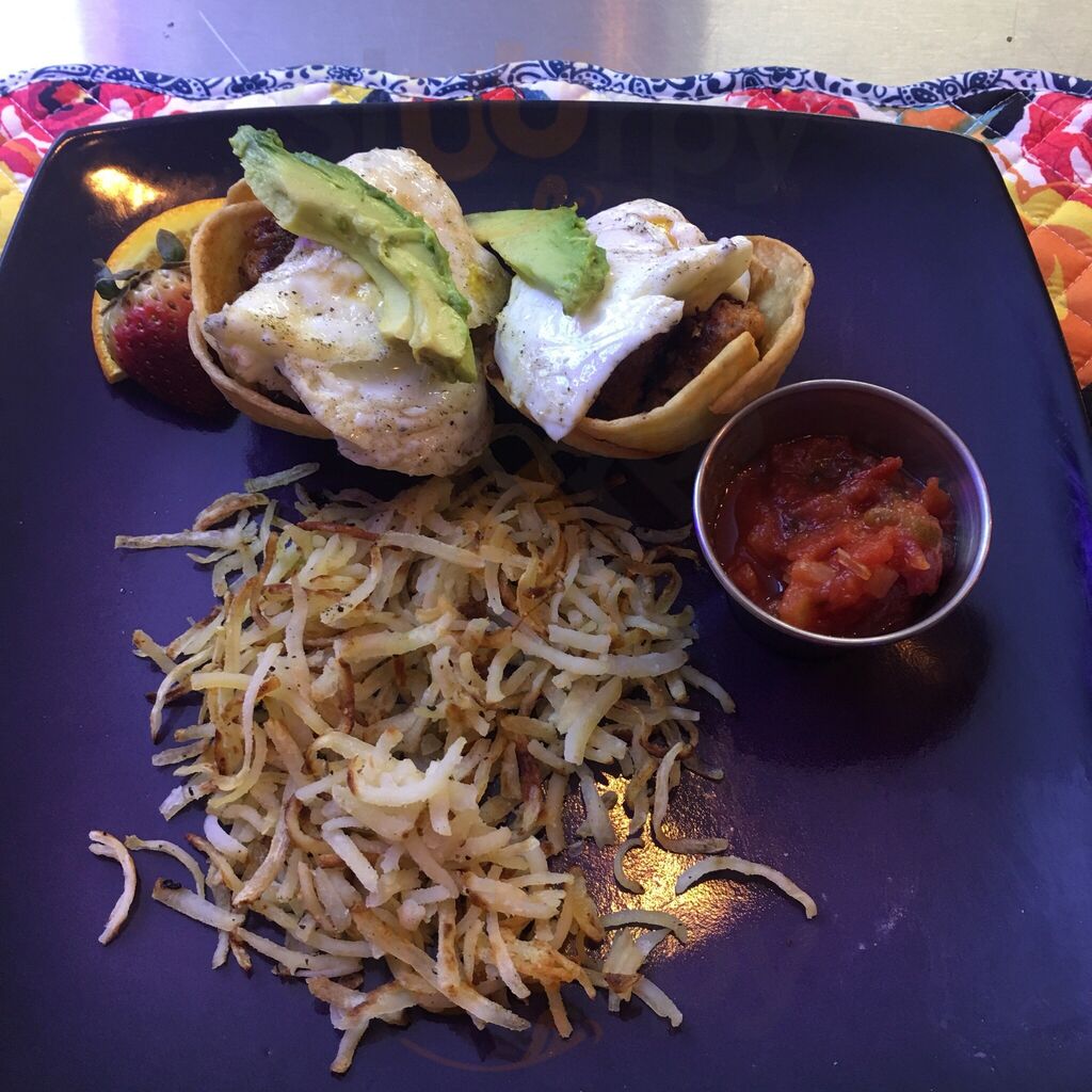 Friends With Benny's