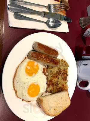 Del Monte Bar & Grill