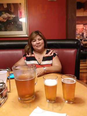 Shakey's Pizza Parlor