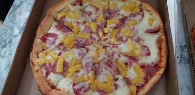 Shakey's Pizza Parlor