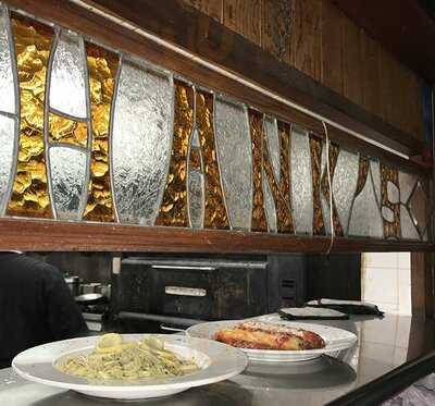 Hank's Italian Restaurant