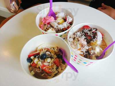 Yobe Frozen Yogurt