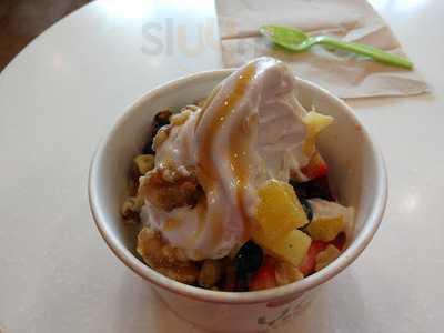 Yobe Frozen Yogurt