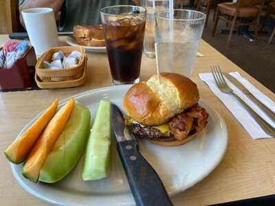 Coco's Bakery Restaurant