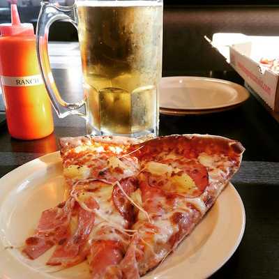 Chicago's Pizza With A Twist