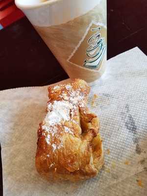 Los Almendros Bakery