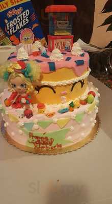 Los Almendros Bakery