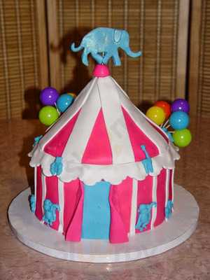 Specialty Cakes & Desserts