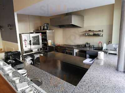 Florina's Pizzeria Restaurant