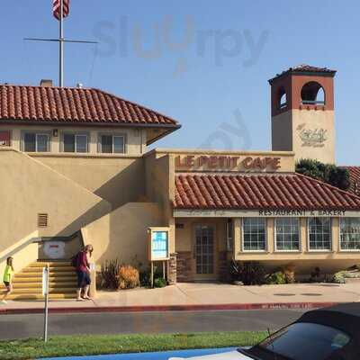 Le Petit Cafe Bakery