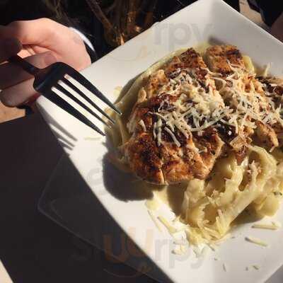 Le Petit Cafe Bakery