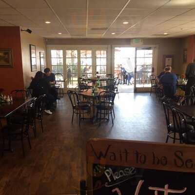 Le Petit Cafe Bakery