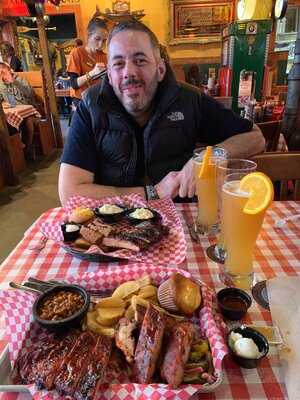 Famous Dave's Bar-b-que