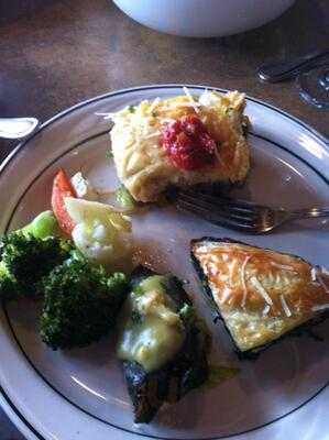 Antoni's Restaurant-diner & Lounge