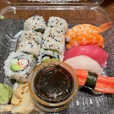 Nana Noodles & Sushi Bar