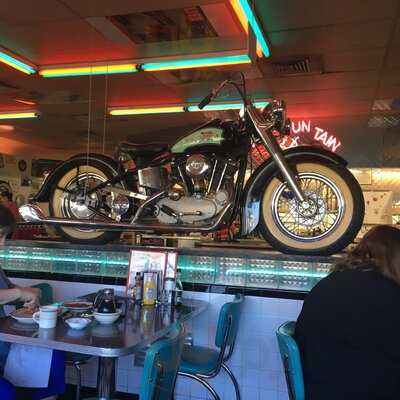Gunther Toody's Diner
