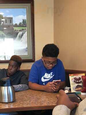 Fryn' Pan Family Restaurant 10th Street