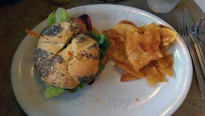 Danny's Deli & Grill