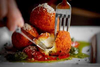 730 Tavern, Kitchen & Patio