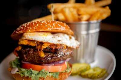 730 Tavern, Kitchen & Patio