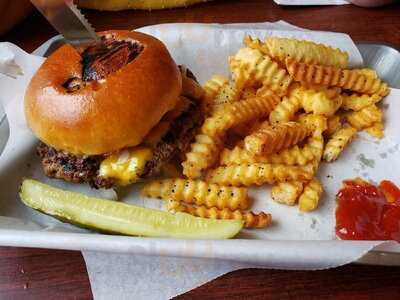 Tornado's Grub And Pub