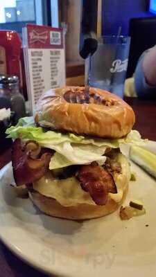 Tornado's Grub And Pub