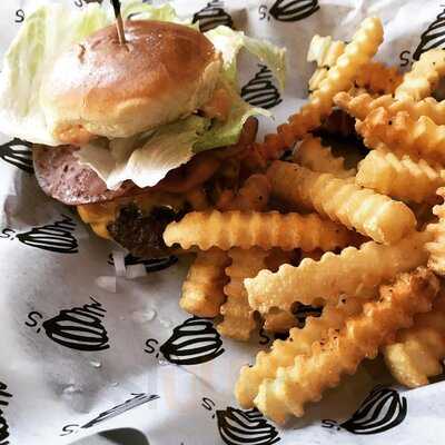 Tornado's Grub And Pub