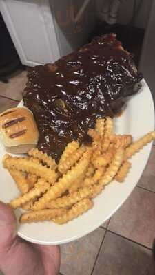 Tornado's Grub And Pub