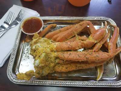 La Rouge Restaurant & Lounge