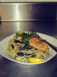 La Rouge Restaurant & Lounge