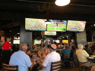 Walk-on’s Bistreaux & Bar