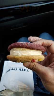 Tiff's Treats Cookie Delivery