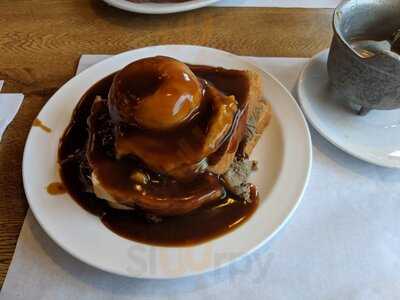 Crack'd Pot Restaurant & Bakery