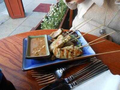 Sunset Trocadero Lounge