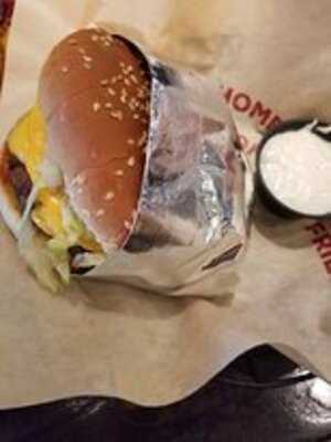 Red Robin Gourmet Burgers And Brews