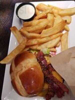 Red Robin Gourmet Burgers And Brews