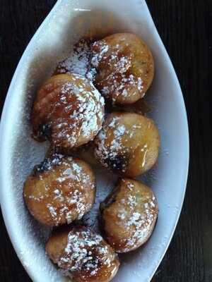 Dough Pizzeria & Bar