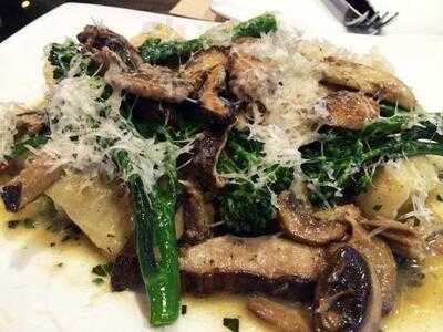 Dough Pizzeria & Bar