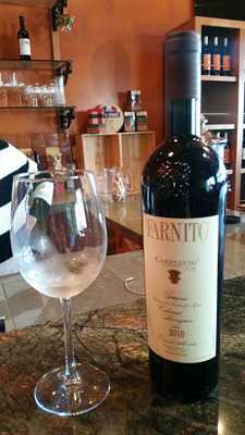 Vintura Tasting Room & Wine Rack