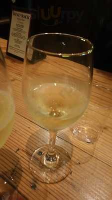 Vintura Tasting Room & Wine Rack